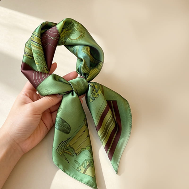 Free Gift Fashion Silk Square Scarf for Women ▏Head Scarf, Neck & Bag Decoration( Not valid if purchased separately)