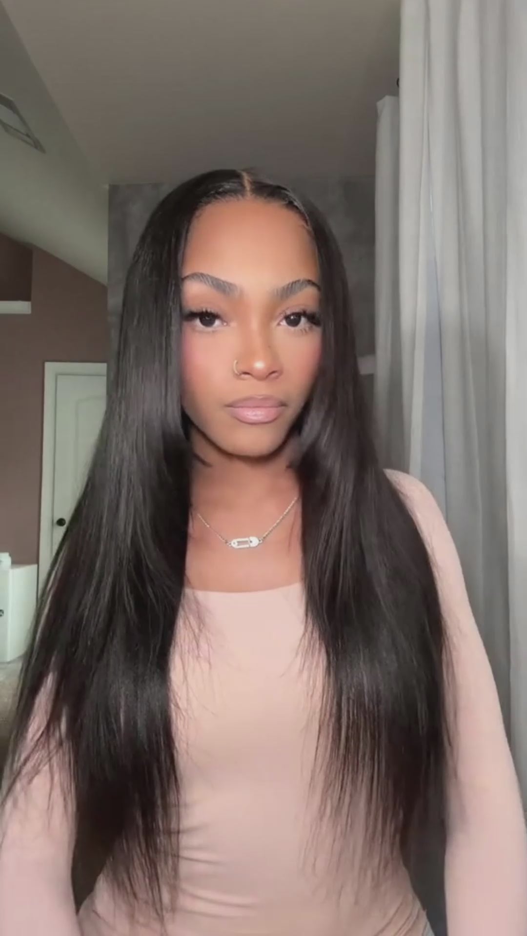 Corte de pelo en capas sin pegamento Cierre de encaje Pelucas rectas Pelucas de cabello humano sedoso Pelucas de entrenamiento Throw On &amp; Go